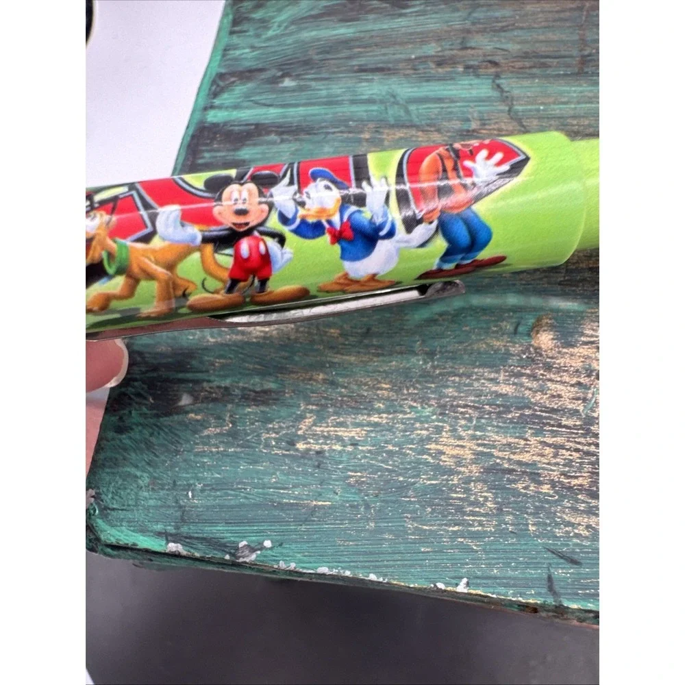 RARE 2012 Mickey Mouse Daffy Duck Disney Pen  Castle Green Tested EUC HTF